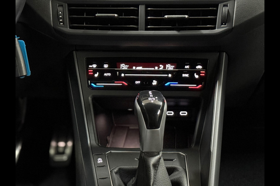 Volkswagen Taigo 1.0 TSI R-Line | Adaptive Cruise | IQ.Light | Navigatie | 18' inch | Camera | Virtual Cockpit | DAB