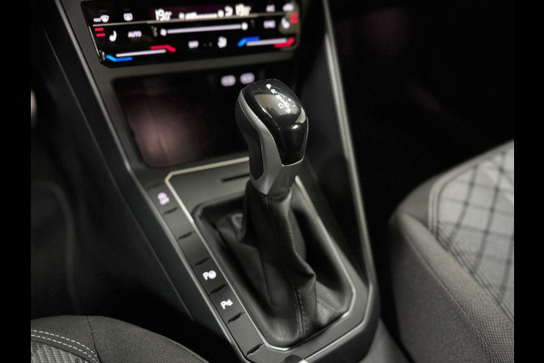 Volkswagen Taigo 1.0 TSI R-Line | Adaptive Cruise | IQ.Light | Navigatie | 18' inch | Camera | Virtual Cockpit | DAB