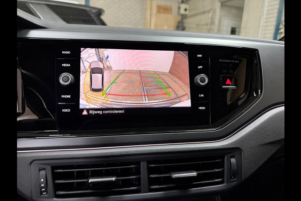 Volkswagen Taigo 1.0 TSI R-Line | Adaptive Cruise | IQ.Light | Navigatie | 18' inch | Camera | Virtual Cockpit | DAB