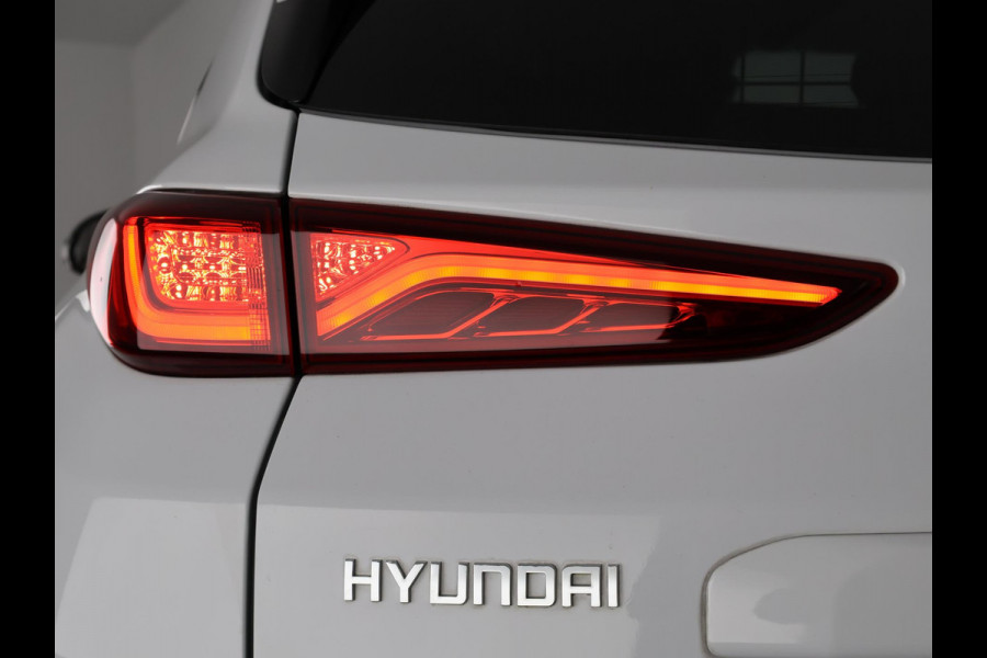 Hyundai Kona PRIMIUM EV 64 KWH 1e EIG ACCU 92% GARANTIE 10-2030 BEREIK 466 KM ! LEDER. STUUR/STOEL VERWARMING.DODE HOEK DETECTIE