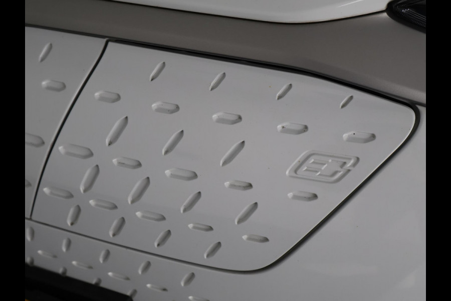 Hyundai Kona PRIMIUM EV 64 KWH 1e EIG ACCU 92% GARANTIE 10-2030 BEREIK 466 KM ! LEDER. STUUR/STOEL VERWARMING.DODE HOEK DETECTIE