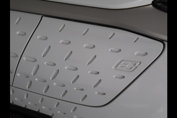 Hyundai Kona PRIMIUM EV 64 KWH 1e EIG ACCU 92% GARANTIE 10-2030 BEREIK 466 KM ! LEDER. STUUR/STOEL VERWARMING.DODE HOEK DETECTIE