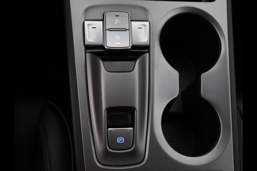 Hyundai Kona PRIMIUM EV 64 KWH 1e EIG ACCU 92% GARANTIE 10-2030 BEREIK 466 KM ! LEDER. STUUR/STOEL VERWARMING.DODE HOEK DETECTIE