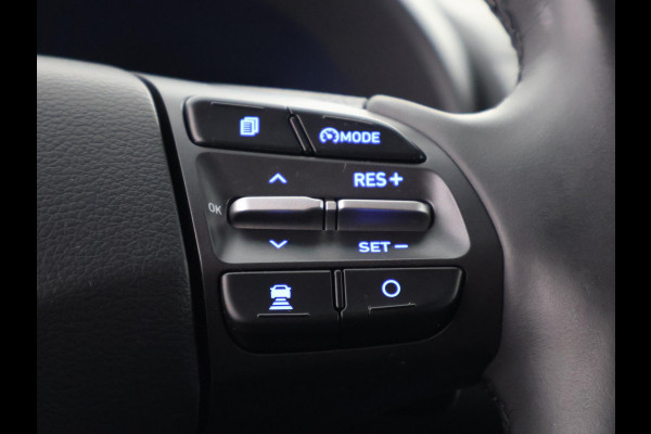 Hyundai Kona PRIMIUM EV 64 KWH 1e EIG ACCU 92% GARANTIE 10-2030 BEREIK 466 KM ! LEDER. STUUR/STOEL VERWARMING.DODE HOEK DETECTIE