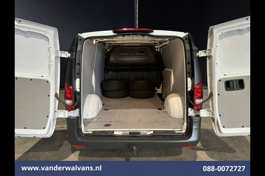 Mercedes-Benz Vito 114 CDI 136pk L2H1 Euro6 Airco | Camera | Navigatie | Cruisecontrol | Trekhaak Parkeersensoren, Stoelverwarming