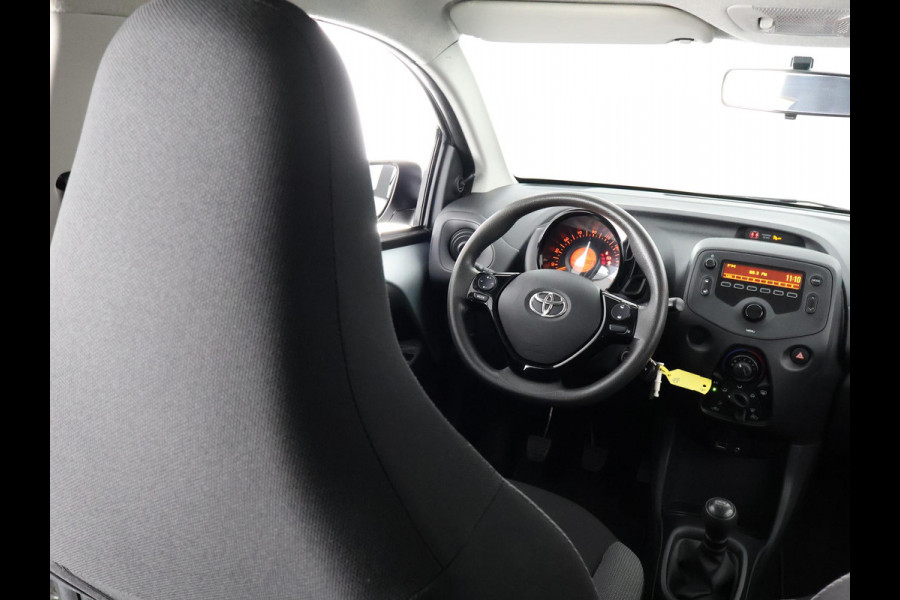 Toyota Aygo 1.0 VVT-i X SILVERLINE FUN CARPLAY NAVI AIRCO.5 DRS .GARANTIE TOT 2031 !
