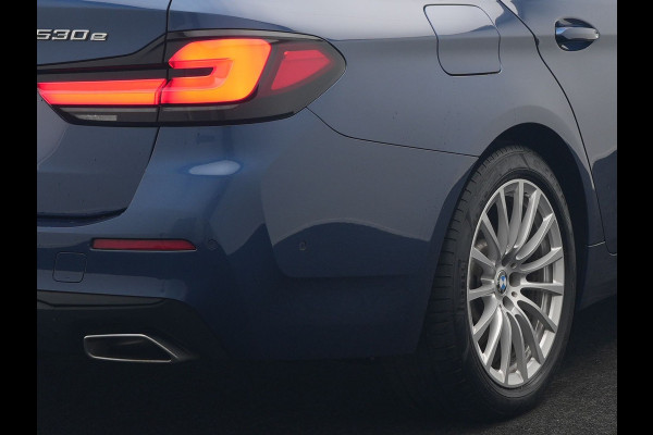 BMW 5 Serie Touring 530e Sportline Plug In Hybrid 293pk Dealer O.H. PHEV | Panodak | Head Up | Adaptive Cruise | Laser LED | Lederen Sportstoelen Verwarmd | Apple Carplay | Sfeerverlichting | Navigatie | Virtual | Keyless | Blis | DAB |