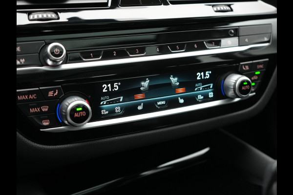 BMW 5 Serie Touring 530e Sportline Plug In Hybrid 293pk Dealer O.H. PHEV | Panodak | Head Up | Adaptive Cruise | Laser LED | Lederen Sportstoelen Verwarmd | Apple Carplay | Sfeerverlichting | Navigatie | Virtual | Keyless | Blis | DAB |