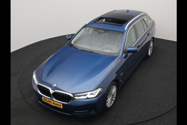 BMW 5 Serie Touring 530e Sportline Plug In Hybrid 293pk Dealer O.H. PHEV | Panodak | Head Up | Adaptive Cruise | Laser LED | Lederen Sportstoelen Verwarmd | Apple Carplay | Sfeerverlichting | Navigatie | Virtual | Keyless | Blis | DAB |