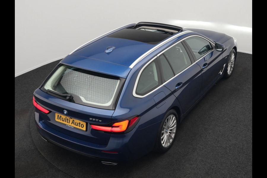 BMW 5 Serie Touring 530e Sportline Plug In Hybrid 293pk Dealer O.H. PHEV | Panodak | Head Up | Adaptive Cruise | Laser LED | Lederen Sportstoelen Verwarmd | Apple Carplay | Sfeerverlichting | Navigatie | Virtual | Keyless | Blis | DAB |