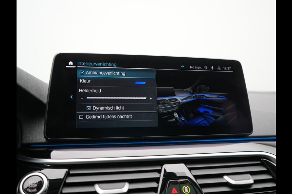 BMW 5 Serie Touring 530e Sportline Plug In Hybrid 293pk Dealer O.H. PHEV | Panodak | Head Up | Adaptive Cruise | Laser LED | Lederen Sportstoelen Verwarmd | Apple Carplay | Sfeerverlichting | Navigatie | Virtual | Keyless | Blis | DAB |