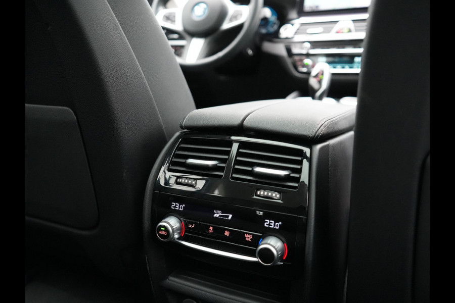 BMW 5 Serie Touring 530e Sportline Plug In Hybrid 293pk Dealer O.H. PHEV | Panodak | Head Up | Adaptive Cruise | Laser LED | Lederen Sportstoelen Verwarmd | Apple Carplay | Sfeerverlichting | Navigatie | Virtual | Keyless | Blis | DAB |