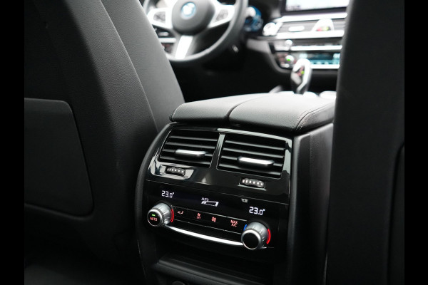 BMW 5 Serie Touring 530e Sportline Plug In Hybrid 293pk Dealer O.H. PHEV | Panodak | Head Up | Adaptive Cruise | Laser LED | Lederen Sportstoelen Verwarmd | Apple Carplay | Sfeerverlichting | Navigatie | Virtual | Keyless | Blis | DAB |