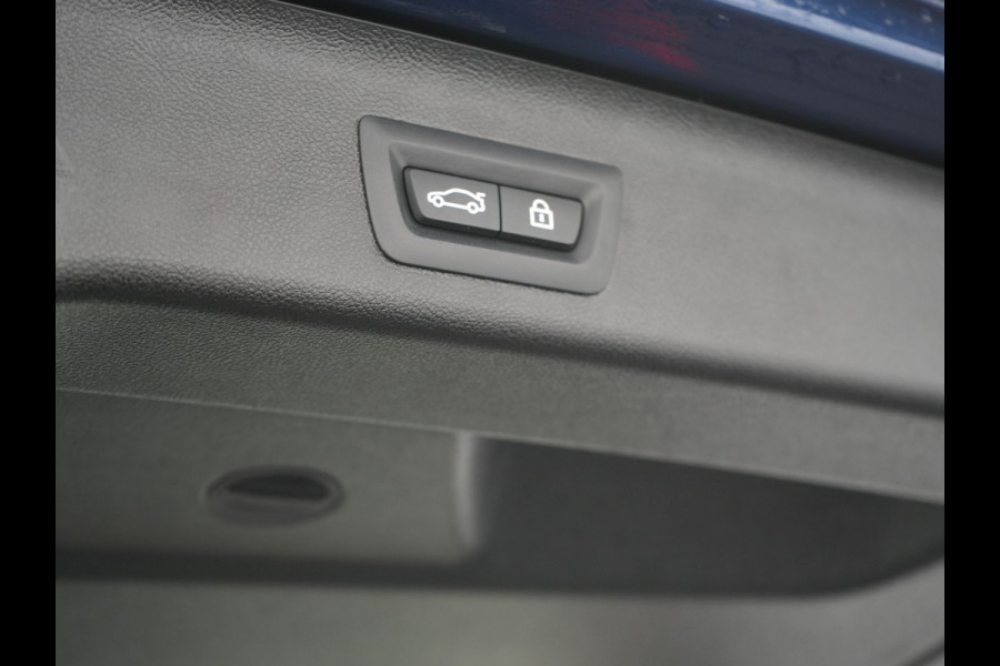 BMW 5 Serie Touring 530e Sportline Plug In Hybrid 293pk Dealer O.H. PHEV | Panodak | Head Up | Adaptive Cruise | Laser LED | Lederen Sportstoelen Verwarmd | Apple Carplay | Sfeerverlichting | Navigatie | Virtual | Keyless | Blis | DAB |