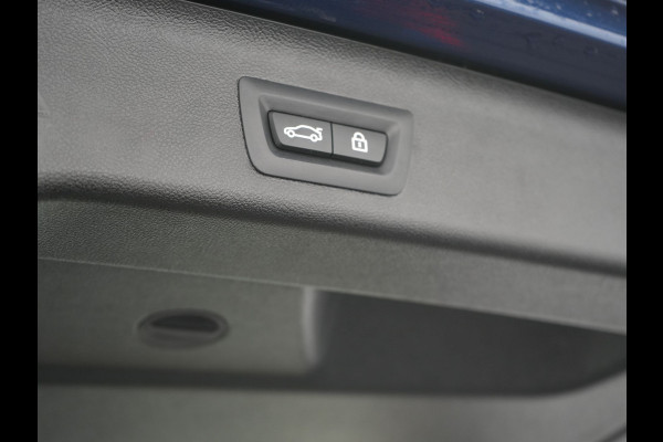 BMW 5 Serie Touring 530e Sportline Plug In Hybrid 293pk Dealer O.H. PHEV | Panodak | Head Up | Adaptive Cruise | Laser LED | Lederen Sportstoelen Verwarmd | Apple Carplay | Sfeerverlichting | Navigatie | Virtual | Keyless | Blis | DAB |