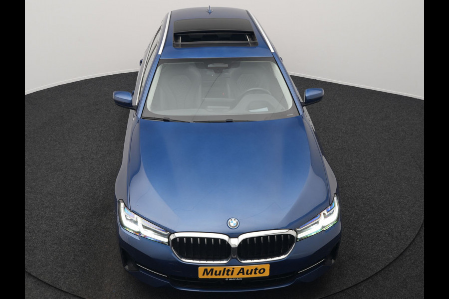 BMW 5 Serie Touring 530e Sportline Plug In Hybrid 293pk Dealer O.H. PHEV | Panodak | Head Up | Adaptive Cruise | Laser LED | Lederen Sportstoelen Verwarmd | Apple Carplay | Sfeerverlichting | Navigatie | Virtual | Keyless | Blis | DAB |
