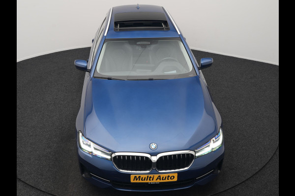 BMW 5 Serie Touring 530e Sportline Plug In Hybrid 293pk Dealer O.H. PHEV | Panodak | Head Up | Adaptive Cruise | Laser LED | Lederen Sportstoelen Verwarmd | Apple Carplay | Sfeerverlichting | Navigatie | Virtual | Keyless | Blis | DAB |
