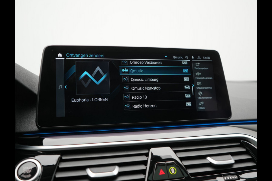 BMW 5 Serie Touring 530e Sportline Plug In Hybrid 293pk Dealer O.H. PHEV | Panodak | Head Up | Adaptive Cruise | Laser LED | Lederen Sportstoelen Verwarmd | Apple Carplay | Sfeerverlichting | Navigatie | Virtual | Keyless | Blis | DAB |