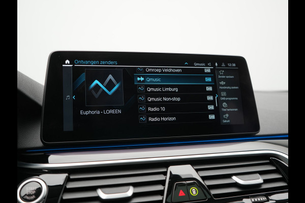 BMW 5 Serie Touring 530e Sportline Plug In Hybrid 293pk Dealer O.H. PHEV | Panodak | Head Up | Adaptive Cruise | Laser LED | Lederen Sportstoelen Verwarmd | Apple Carplay | Sfeerverlichting | Navigatie | Virtual | Keyless | Blis | DAB |