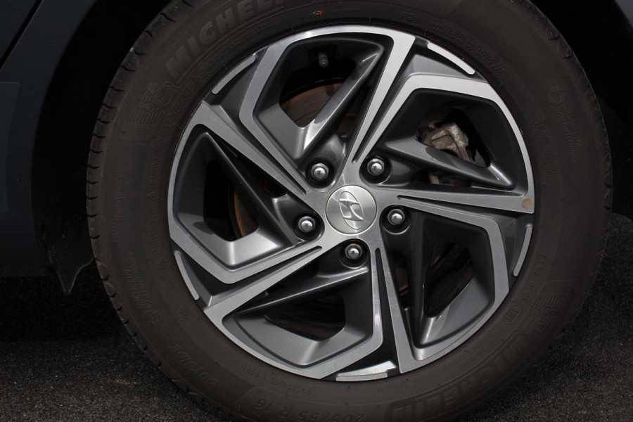 Hyundai i30 Wagon 1.0 T-GDi 120 Pk Essential Navigatie Apple Carplay/Android Auto Climate Control Camera Afneembare Trekhaak Lane Assist Privacy Glass Keyless Go