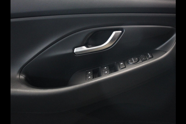 Hyundai i30 Wagon 1.0 T-GDi 120 Pk Essential Navigatie Apple Carplay/Android Auto Climate Control Camera Afneembare Trekhaak Lane Assist Privacy Glass Keyless Go