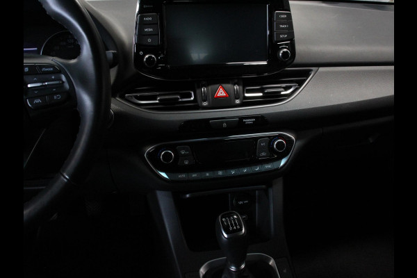 Hyundai i30 Wagon 1.0 T-GDi 120 Pk Essential Navigatie Apple Carplay/Android Auto Climate Control Camera Afneembare Trekhaak Lane Assist Privacy Glass Keyless Go