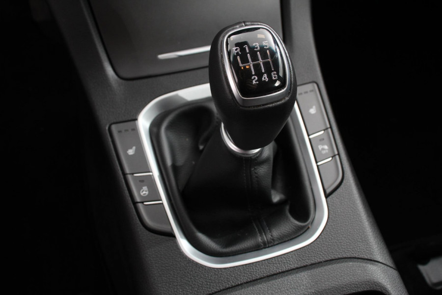 Hyundai i30 Wagon 1.0 T-GDi 120 Pk Essential Navigatie Apple Carplay/Android Auto Climate Control Camera Afneembare Trekhaak Lane Assist Privacy Glass Keyless Go