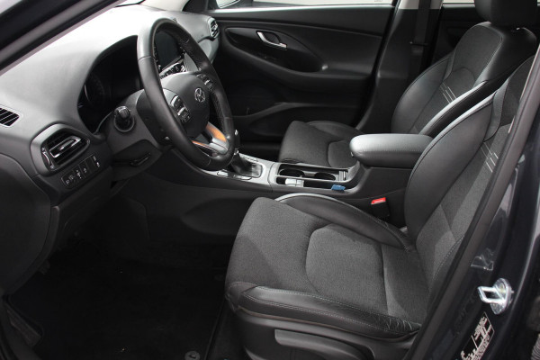 Hyundai i30 Wagon 1.0 T-GDi 120 Pk Essential Navigatie Apple Carplay/Android Auto Climate Control Camera Afneembare Trekhaak Lane Assist Privacy Glass Keyless Go