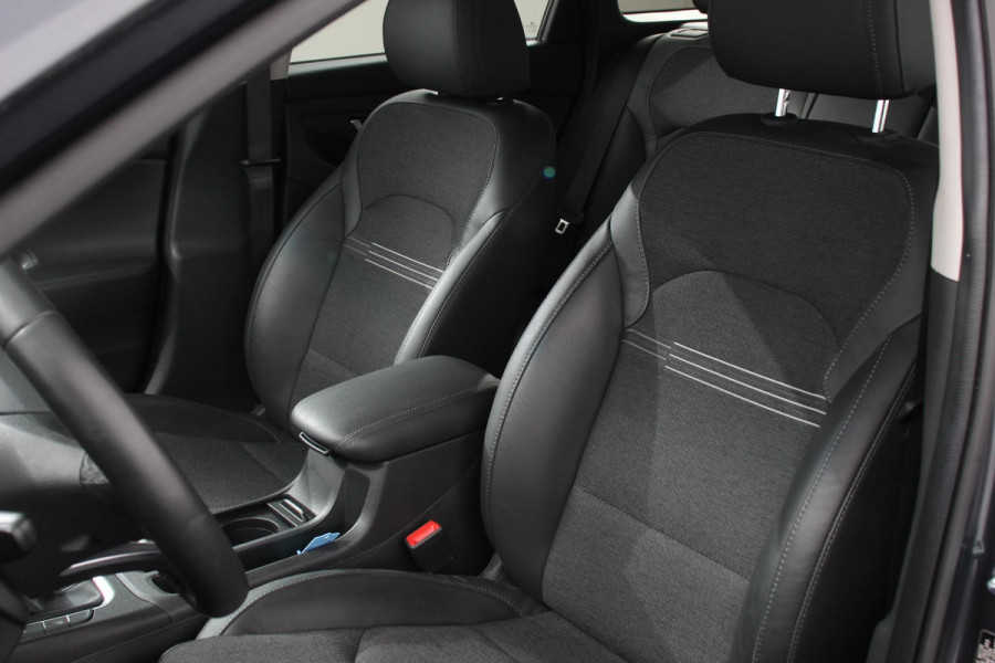 Hyundai i30 Wagon 1.0 T-GDi 120 Pk Essential Navigatie Apple Carplay/Android Auto Climate Control Camera Afneembare Trekhaak Lane Assist Privacy Glass Keyless Go