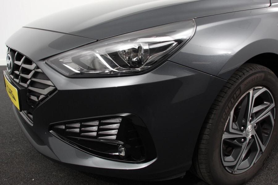 Hyundai i30 Wagon 1.0 T-GDi 120 Pk Essential Navigatie Apple Carplay/Android Auto Climate Control Camera Afneembare Trekhaak Lane Assist Privacy Glass Keyless Go