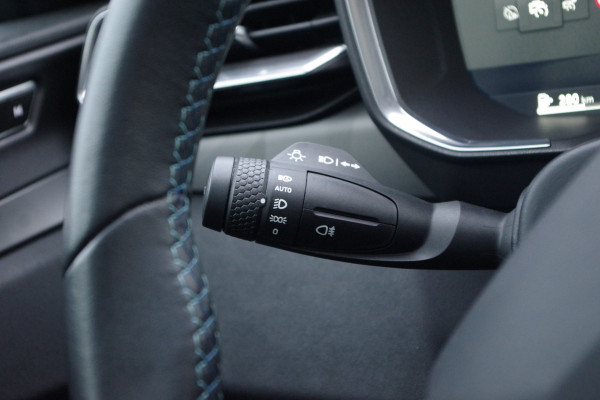 Lynk & Co 01 1.5 262 PK PHEV, Panoramadak, LED, Keyless