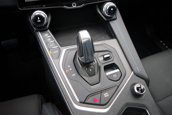 Lynk & Co 01 1.5 262 PK PHEV, Panoramadak, LED, Keyless