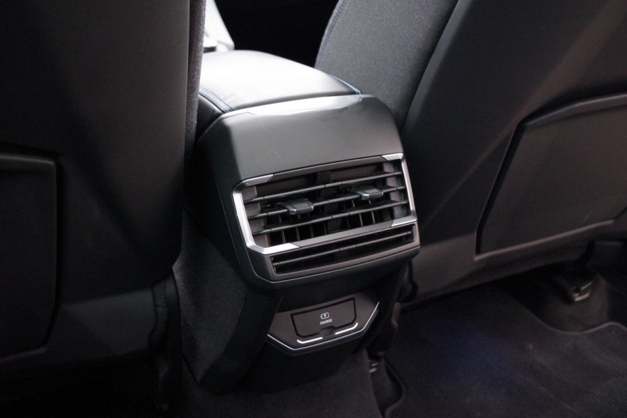 Lynk & Co 01 1.5 262 PK PHEV, Panoramadak, LED, Keyless