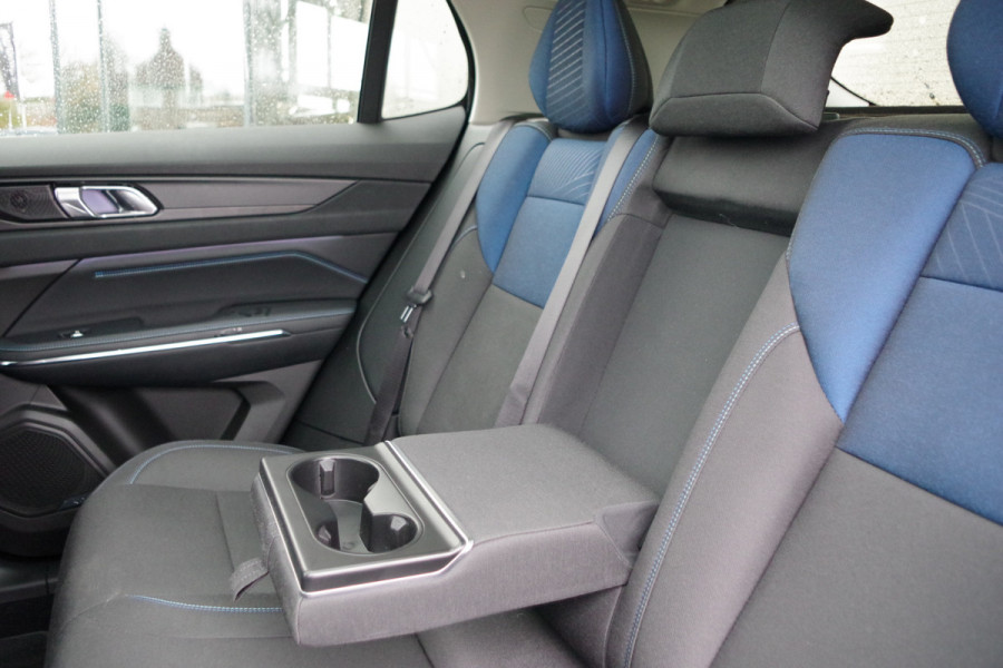 Lynk & Co 01 1.5 262 PK PHEV, Panoramadak, LED, Keyless