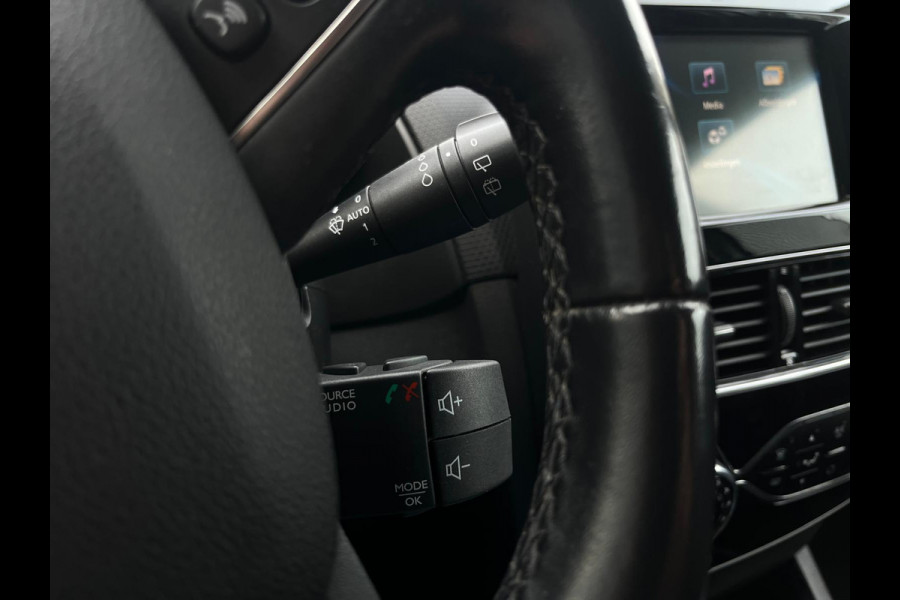 Renault Clio Estate 1.2 Intens, Bluetooth, Camera, Cruise, Navi, Bose, 120 pk