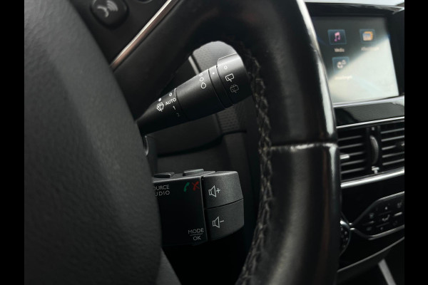 Renault Clio Estate 1.2 Intens, Bluetooth, Camera, Cruise, Navi, Bose, 120 pk