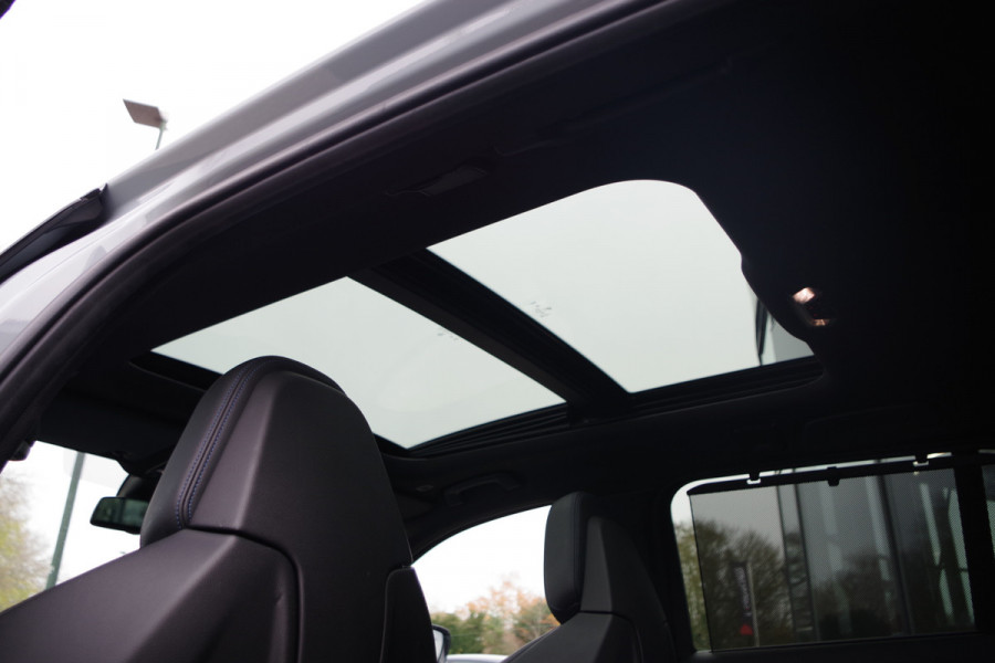 BMW 3 Serie Touring 330e 293 PK xDrive High Executive M-Sport Pro, Kuipstoelen, Panoramadak, Memory, Adap. Cruise Control