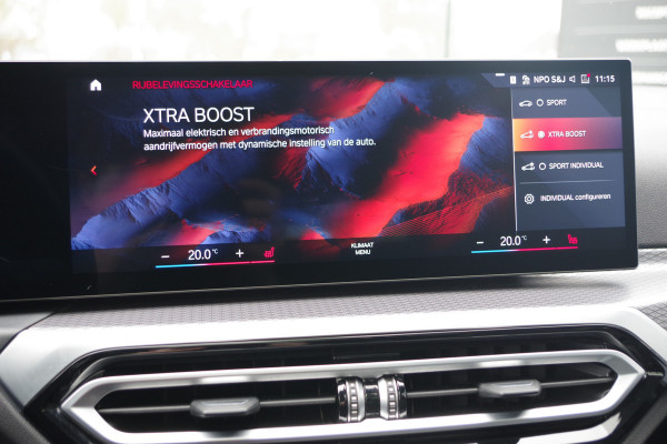 BMW 3 Serie Touring 330e 293 PK xDrive High Executive M-Sport Pro, Kuipstoelen, Panoramadak, Memory, Adap. Cruise Control