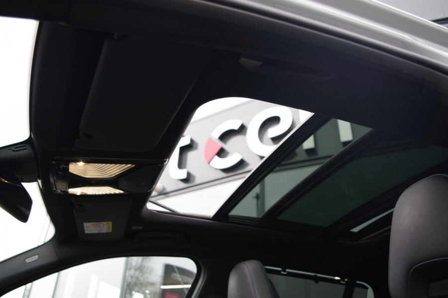 BMW 3 Serie Touring 330e 293 PK xDrive High Executive M-Sport Pro, Kuipstoelen, Panoramadak, Memory, Adap. Cruise Control