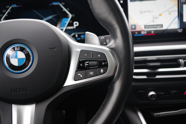 BMW 3 Serie Touring 330e 293 PK xDrive High Executive M-Sport Pro, Kuipstoelen, Panoramadak, Memory, Adap. Cruise Control