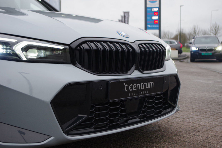 BMW 3 Serie Touring 330e 293 PK xDrive High Executive M-Sport Pro, Kuipstoelen, Panoramadak, Memory, Adap. Cruise Control