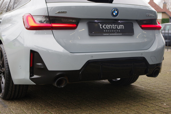 BMW 3 Serie Touring 330e 293 PK xDrive High Executive M-Sport Pro, Kuipstoelen, Panoramadak, Memory, Adap. Cruise Control