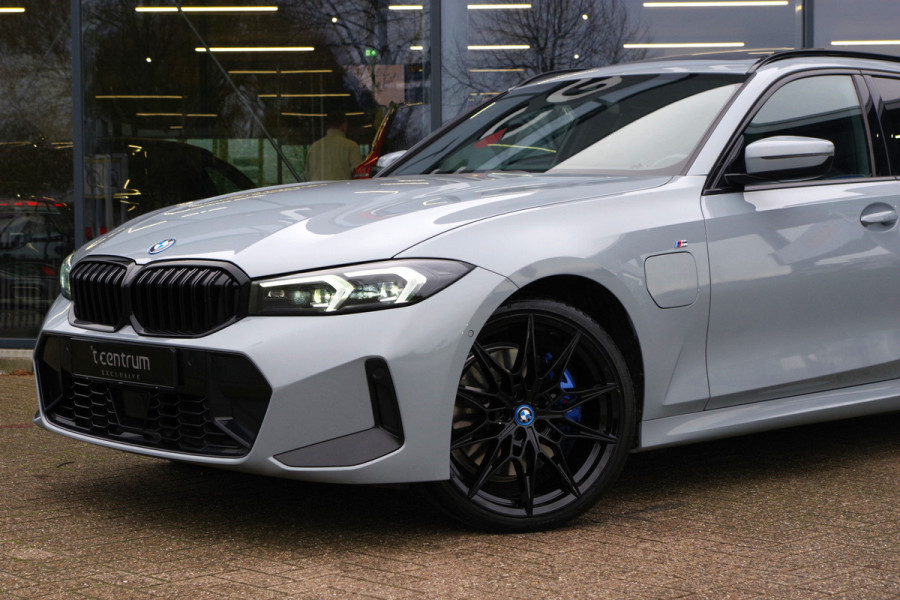 BMW 3 Serie Touring 330e 293 PK xDrive High Executive M-Sport Pro, Kuipstoelen, Panoramadak, Memory, Adap. Cruise Control