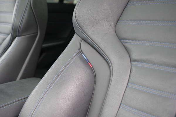 BMW 3 Serie Touring 330e 293 PK xDrive High Executive M-Sport Pro, Kuipstoelen, Panoramadak, Memory, Adap. Cruise Control