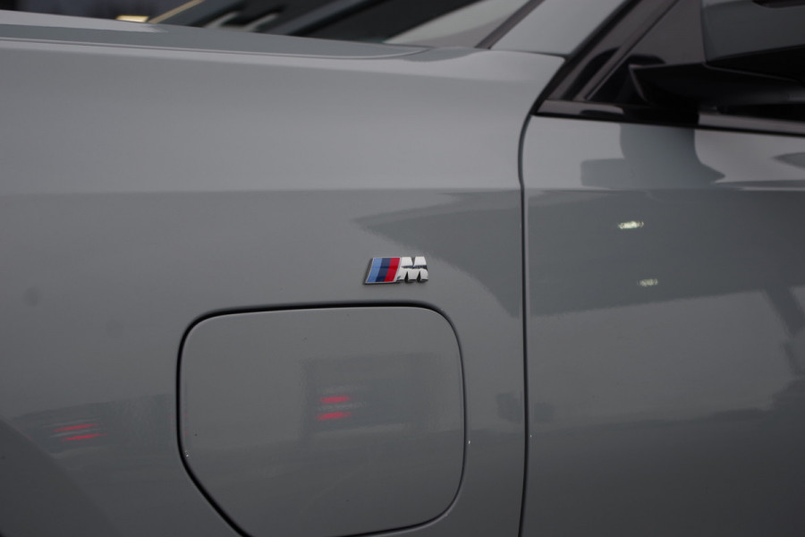 BMW 3 Serie Touring 330e 293 PK xDrive High Executive M-Sport Pro, Kuipstoelen, Panoramadak, Memory, Adap. Cruise Control