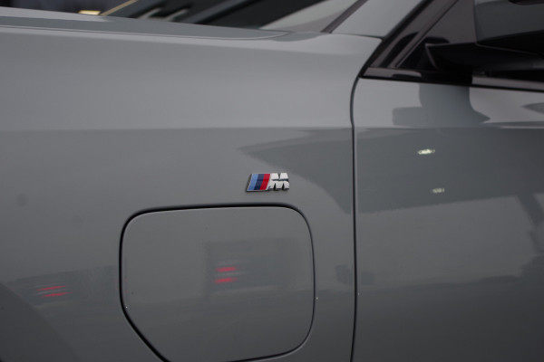 BMW 3 Serie Touring 330e 293 PK xDrive High Executive M-Sport Pro, Kuipstoelen, Panoramadak, Memory, Adap. Cruise Control