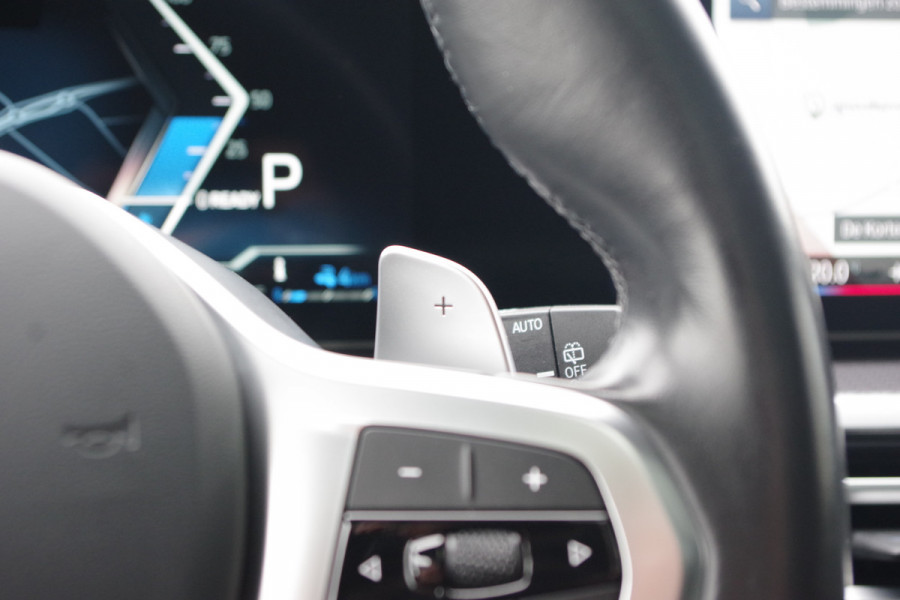 BMW 3 Serie Touring 330e 293 PK xDrive High Executive M-Sport Pro, Kuipstoelen, Panoramadak, Memory, Adap. Cruise Control