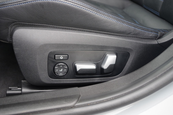 BMW 3 Serie Touring 330e 293 PK xDrive High Executive M-Sport Pro, Kuipstoelen, Panoramadak, Memory, Adap. Cruise Control