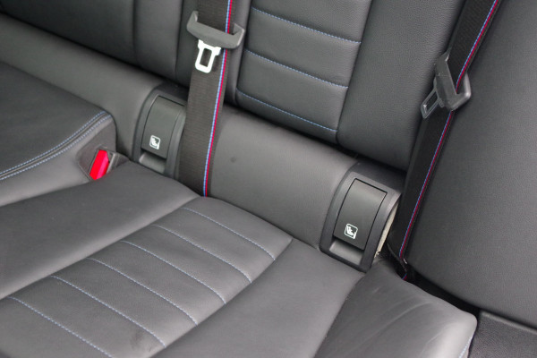 BMW 3 Serie Touring 330e 293 PK xDrive High Executive M-Sport Pro, Kuipstoelen, Panoramadak, Memory, Adap. Cruise Control