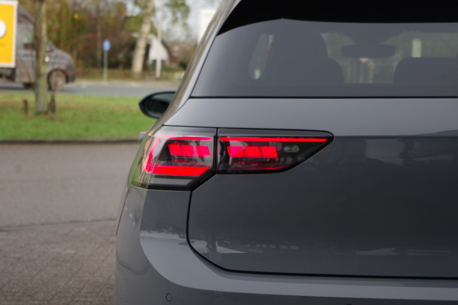 Volkswagen Golf 1.5 eHybrid GTE 272 PK PHEV, Panoramadak, Leder, Head-Up, Stoelkoeling -Verwarming, Memory